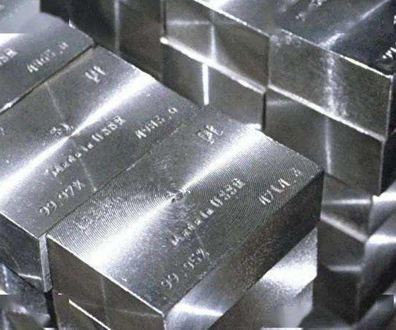 Gold rally stalled platinum attracted investors